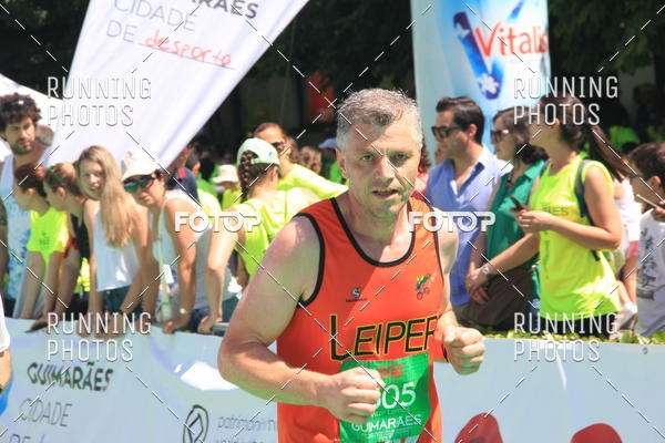 Buy your photos of the eventMeia Maratona Guimares 2016 on Fotop