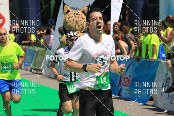 Buy your photos of the eventMeia Maratona Guimares 2016 on Fotop