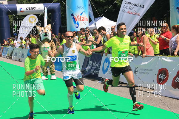 Buy your photos of the eventMeia Maratona Guimares 2016 on Fotop