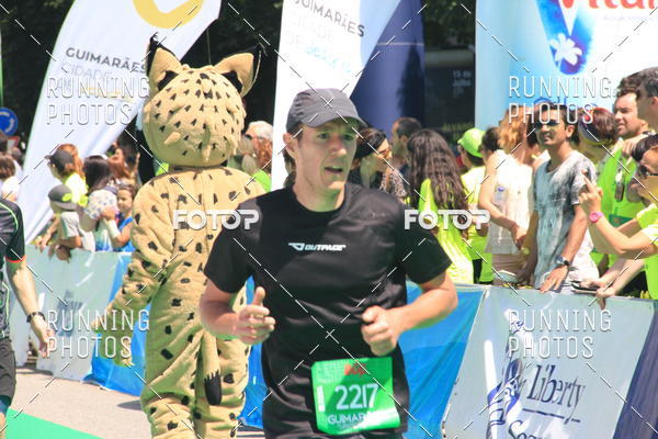 Buy your photos of the eventMeia Maratona Guimares 2016 on Fotop