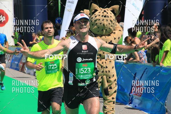 Buy your photos of the eventMeia Maratona Guimares 2016 on Fotop