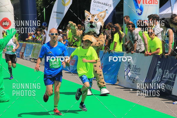 Buy your photos of the eventMeia Maratona Guimares 2016 on Fotop