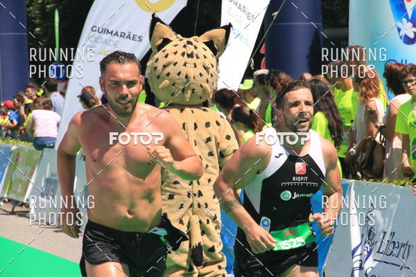 Buy your photos of the eventMeia Maratona Guimares 2016 on Fotop