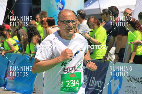 Buy your photos of the eventMeia Maratona Guimares 2016 on Fotop