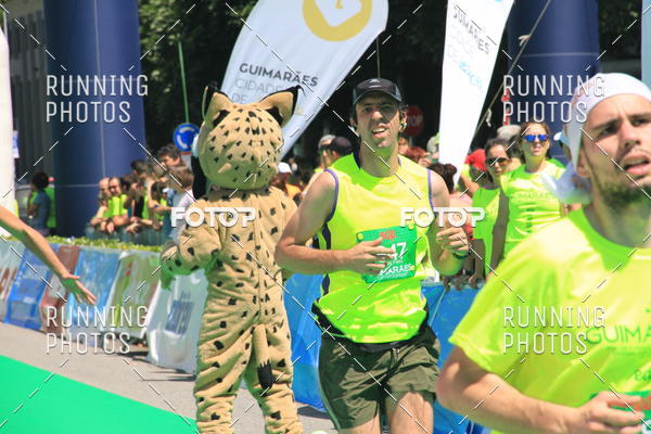 Buy your photos of the eventMeia Maratona Guimares 2016 on Fotop
