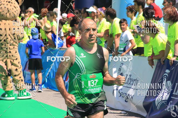 Buy your photos of the eventMeia Maratona Guimares 2016 on Fotop