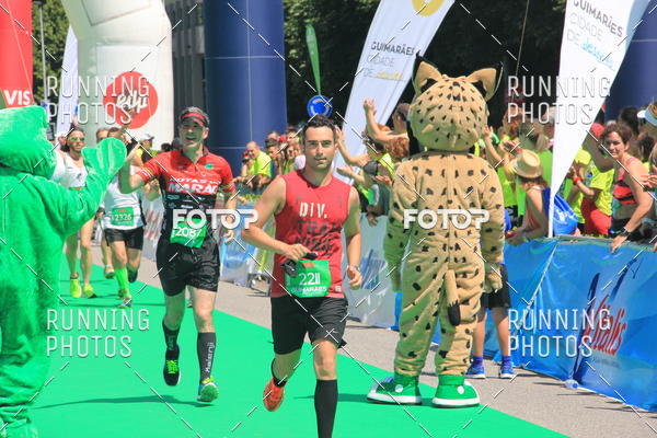 Buy your photos of the eventMeia Maratona Guimares 2016 on Fotop