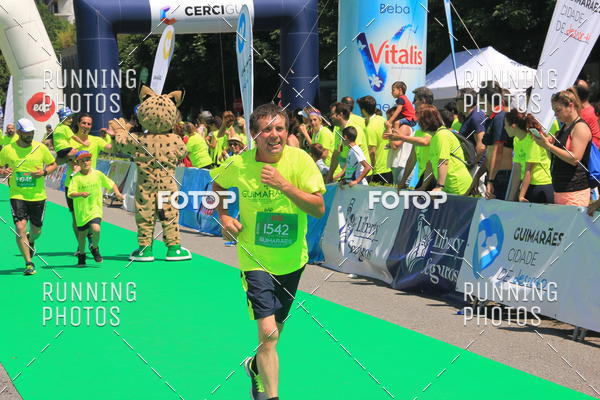 Buy your photos of the eventMeia Maratona Guimares 2016 on Fotop