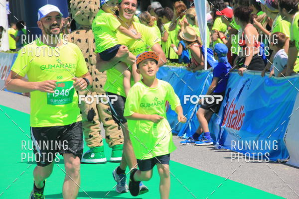Buy your photos of the eventMeia Maratona Guimares 2016 on Fotop