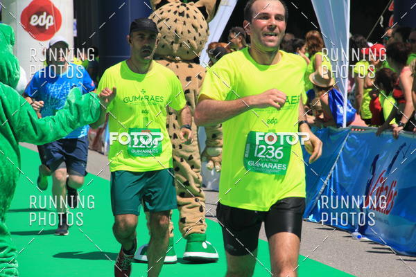 Buy your photos of the eventMeia Maratona Guimares 2016 on Fotop