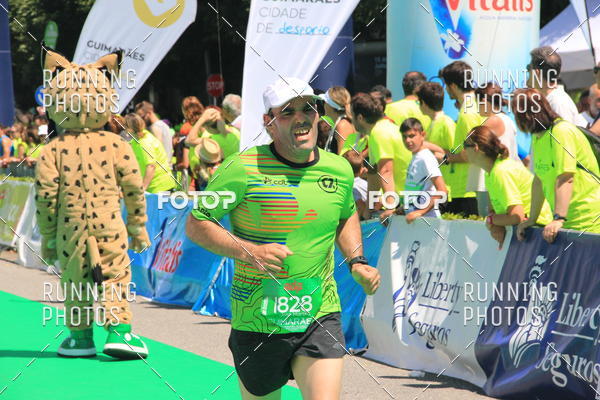 Buy your photos of the eventMeia Maratona Guimares 2016 on Fotop