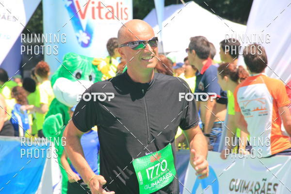 Buy your photos of the eventMeia Maratona Guimares 2016 on Fotop