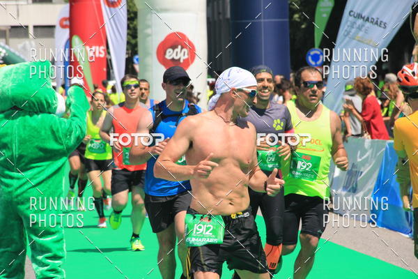 Buy your photos of the eventMeia Maratona Guimares 2016 on Fotop