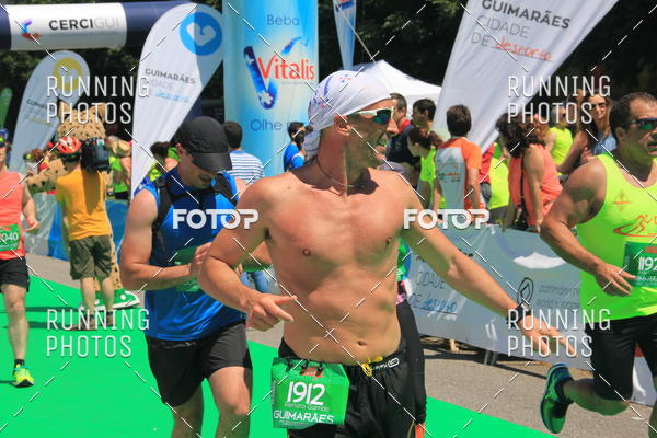 Buy your photos of the eventMeia Maratona Guimares 2016 on Fotop