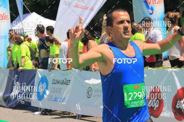 Buy your photos of the eventMeia Maratona Guimares 2016 on Fotop
