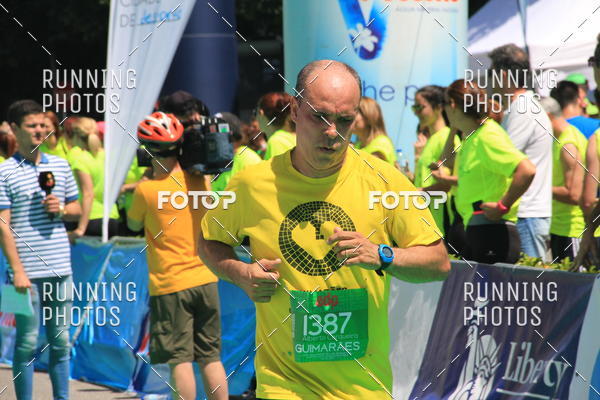 Buy your photos of the eventMeia Maratona Guimares 2016 on Fotop