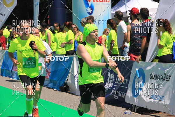 Buy your photos of the eventMeia Maratona Guimares 2016 on Fotop