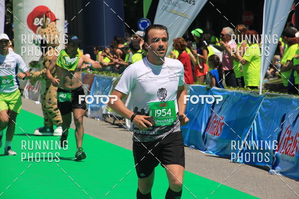 Buy your photos of the eventMeia Maratona Guimares 2016 on Fotop