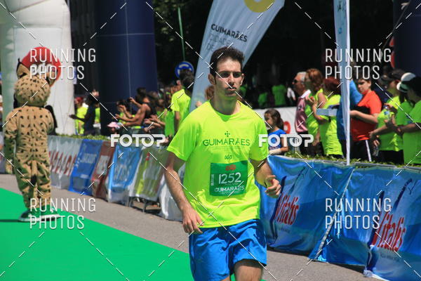 Buy your photos of the eventMeia Maratona Guimares 2016 on Fotop