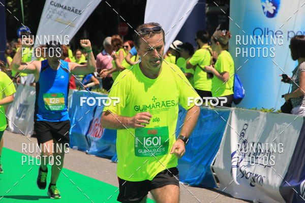 Buy your photos of the eventMeia Maratona Guimares 2016 on Fotop