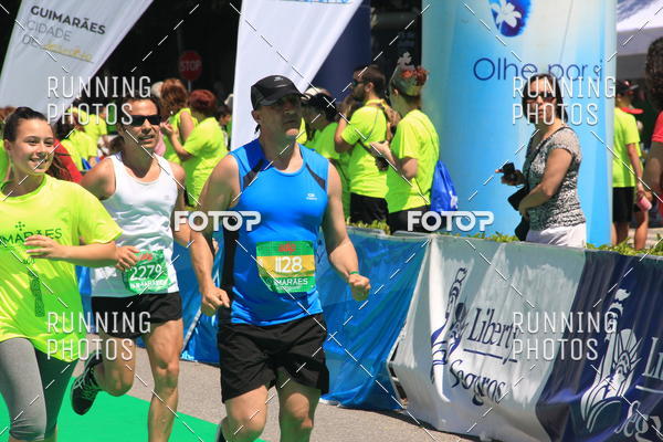 Buy your photos of the eventMeia Maratona Guimares 2016 on Fotop