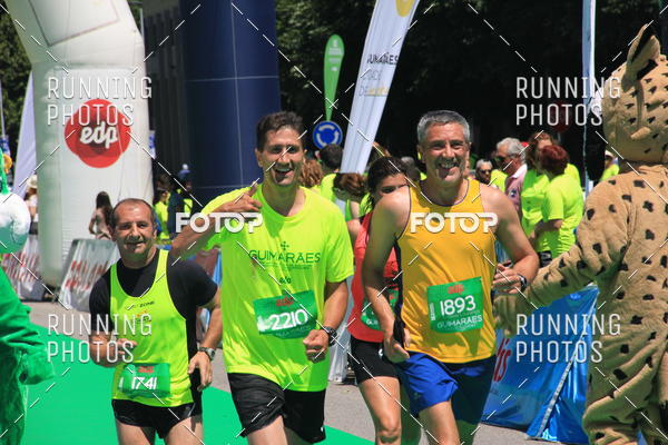 Buy your photos of the eventMeia Maratona Guimares 2016 on Fotop