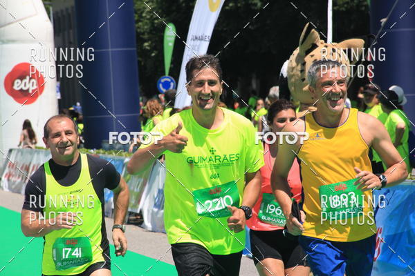 Buy your photos of the eventMeia Maratona Guimares 2016 on Fotop