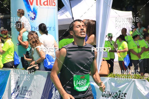 Buy your photos of the eventMeia Maratona Guimares 2016 on Fotop