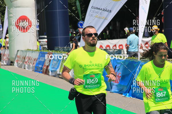 Buy your photos of the eventMeia Maratona Guimares 2016 on Fotop