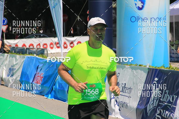 Buy your photos of the eventMeia Maratona Guimares 2016 on Fotop