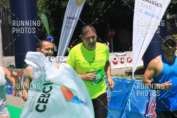 Buy your photos of the eventMeia Maratona Guimares 2016 on Fotop