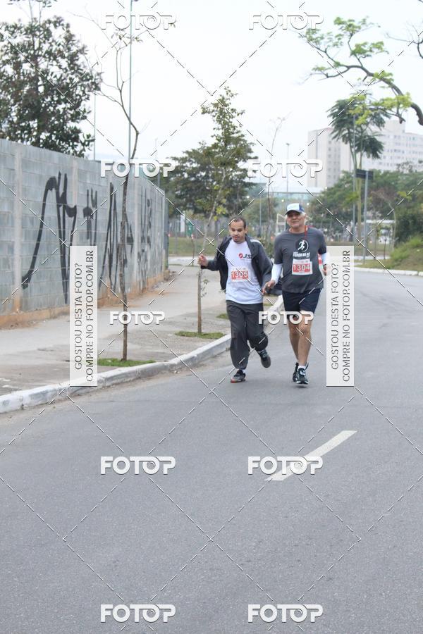 Buy your photos of the eventSantander Track & Field Run Series - Mooca Plaza Shopping on Fotop