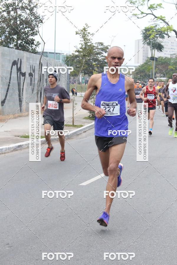 Buy your photos of the eventSantander Track & Field Run Series - Mooca Plaza Shopping on Fotop