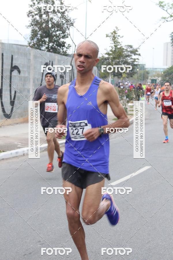 Buy your photos of the eventSantander Track & Field Run Series - Mooca Plaza Shopping on Fotop
