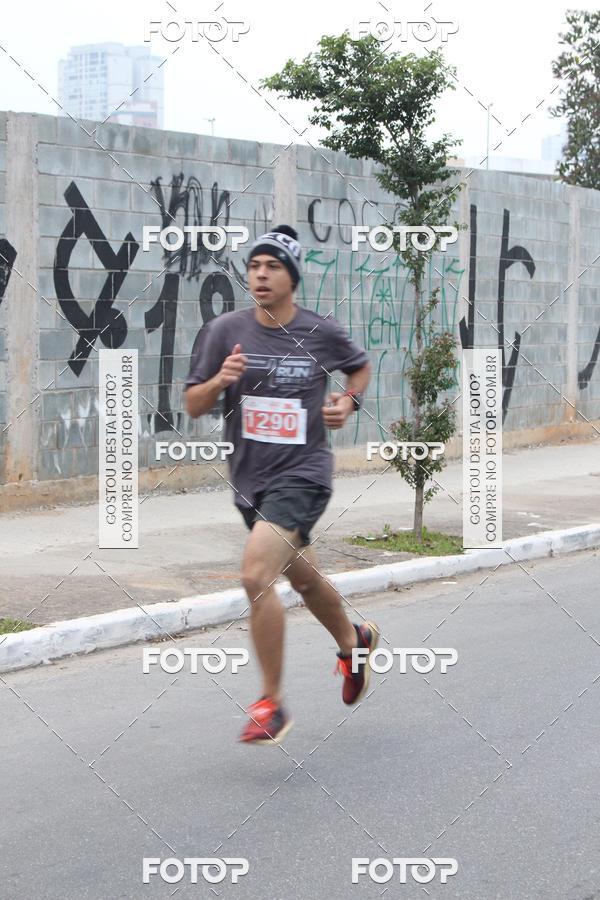 Buy your photos of the eventSantander Track & Field Run Series - Mooca Plaza Shopping on Fotop