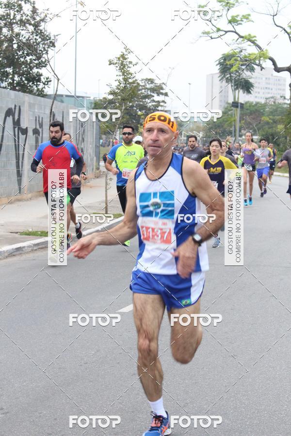 Buy your photos of the eventSantander Track & Field Run Series - Mooca Plaza Shopping on Fotop