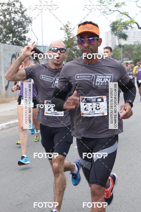 Buy your photos of the eventSantander Track & Field Run Series - Mooca Plaza Shopping on Fotop