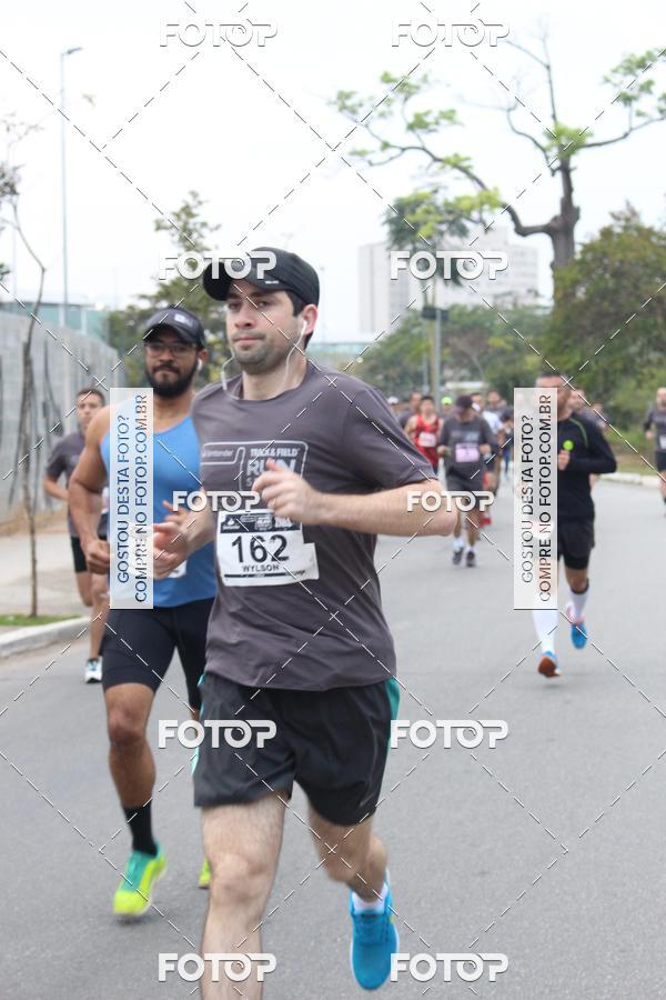 Buy your photos of the eventSantander Track & Field Run Series - Mooca Plaza Shopping on Fotop