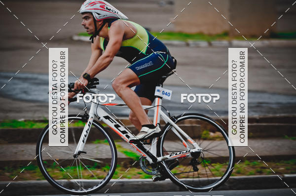 Buy your photos of the eventVSERIES Duathlon & Running on Fotop