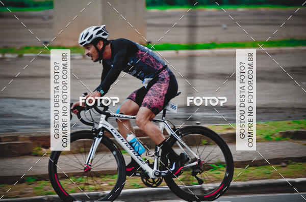 Buy your photos of the eventVSERIES Duathlon & Running on Fotop