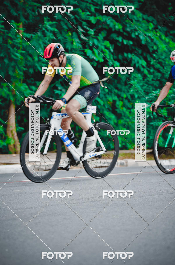 Buy your photos of the eventVSERIES Duathlon & Running on Fotop
