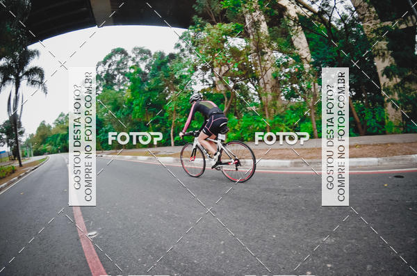 Buy your photos of the eventVSERIES Duathlon & Running on Fotop