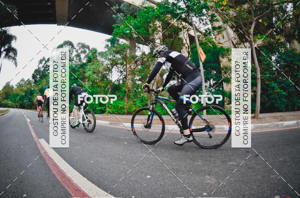 Buy your photos of the eventVSERIES Duathlon & Running on Fotop