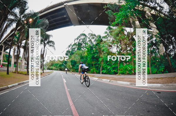 Buy your photos of the eventVSERIES Duathlon & Running on Fotop