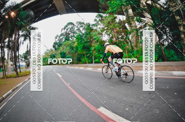 Buy your photos of the eventVSERIES Duathlon & Running on Fotop