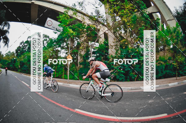 Buy your photos of the eventVSERIES Duathlon & Running on Fotop