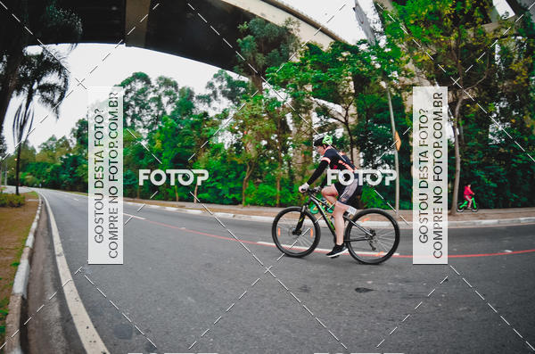 Buy your photos of the eventVSERIES Duathlon & Running on Fotop