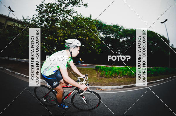 Buy your photos of the eventVSERIES Duathlon & Running on Fotop