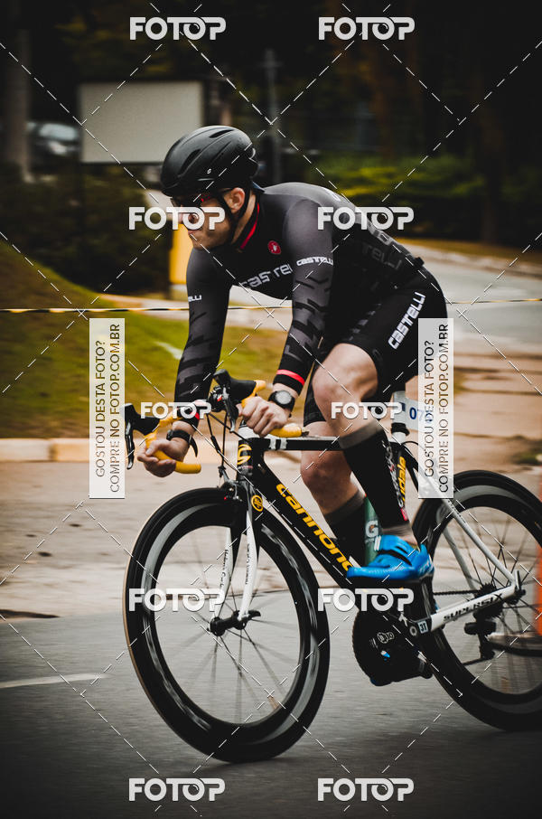 Buy your photos of the eventVSERIES Duathlon & Running on Fotop