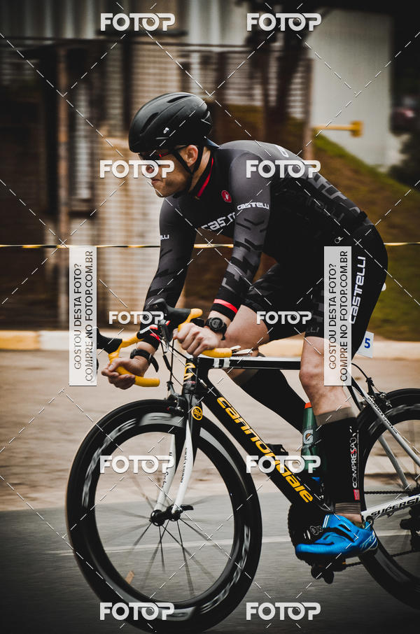 Buy your photos of the eventVSERIES Duathlon & Running on Fotop